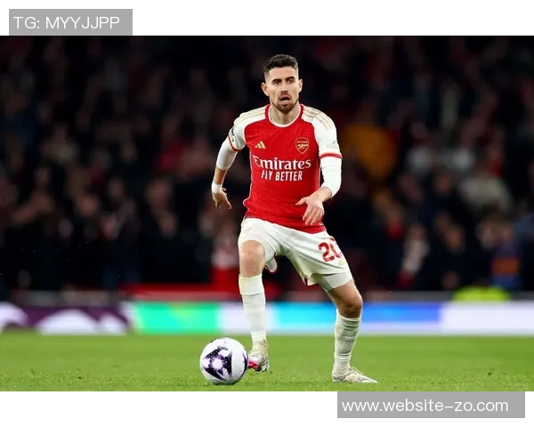 恭喜若日尼奥荣膺2025赛季巴甲最佳后腰奖项分享领奖瞬间